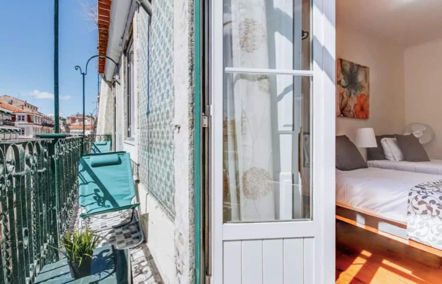 3 Bedroom Apartment In Baixa With River View Лиссабон Экстерьер фото